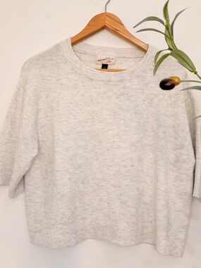 Universal Thread Cream Sweater Top Short Sleeve Knit Soft Lightweight M